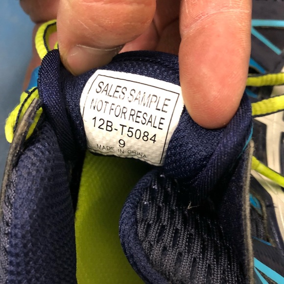 ASICS.  Blue.  Size 9 - Picture 3 of 5